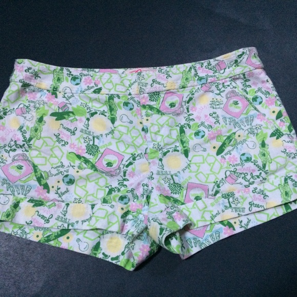 Lilly Pulitzer Pants - Lilly Pulitzer Queen of Green Walsh Shorts